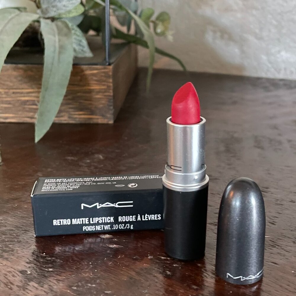 NIB MAC Retro Matte Lipstick - 707 Ruby woo